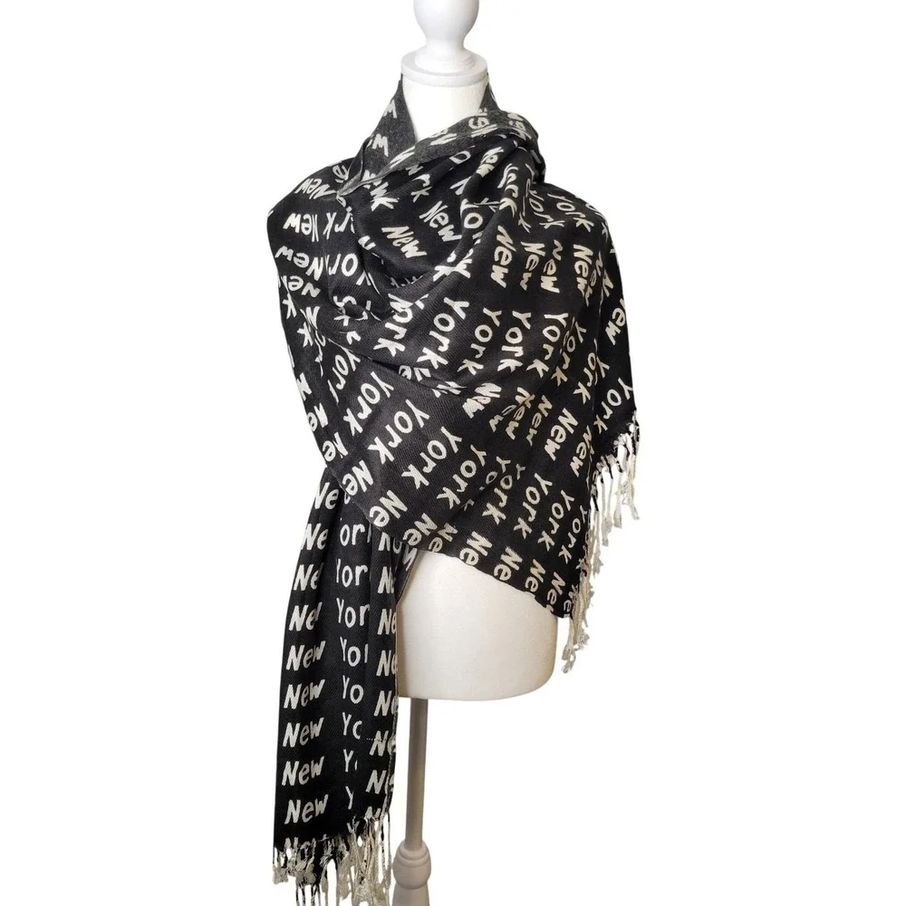 100% Cashmere Scarf Wrap Shawl Pashmina Black White Preppy Business NYC Print‎